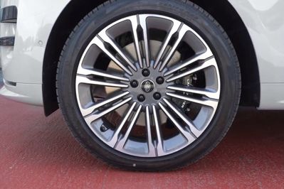 Land Rover Range Rover Sport P550e Autobiography