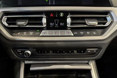 BMW Seria 3 318i Advantage aut