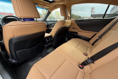 Lexus ES 300h Business Edition