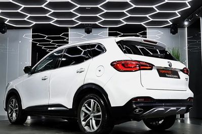 MG HS EHS 1.5 T-GDI PHEV Luxury