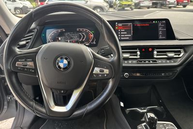 BMW Seria 2 218i Sport Line