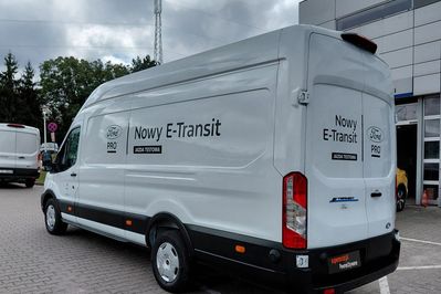 Ford Transit L4 RWD Trend