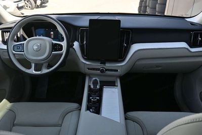 Volvo XC60 B5 AWD Plus Bright