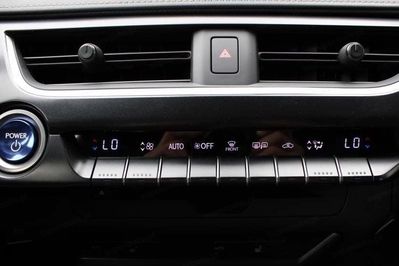 Lexus UX 250h Business Edition