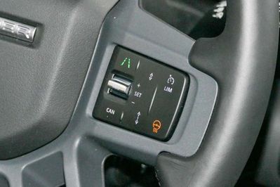 Land Rover Defender 110 D300 X-Dynamic HSE