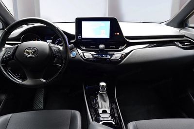 Toyota C-HR Hybrid Style