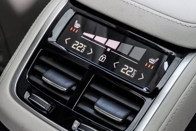 Volvo XC90 T8 Plug-In Hybrid AWD Ultra Bright 7os