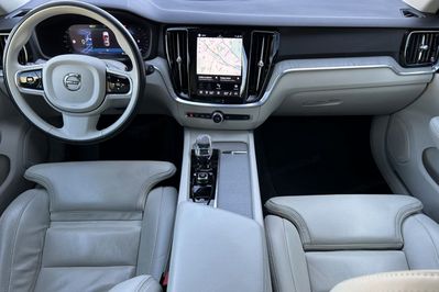 Volvo V60 B4 B Plus Dark aut