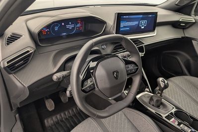 Peugeot 2008 ALLURE 1.2 PureTech