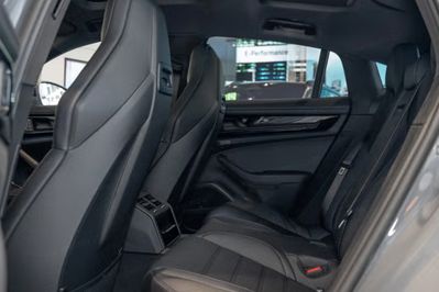 Porsche Panamera 4 E-Hybrid