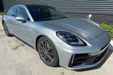 Porsche Panamera 4