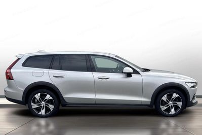 Volvo V60 CC Plus B4 D AWD aut