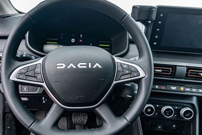 Dacia Jogger Extreme+ 7-miejsc 1.6 Full Hybrid