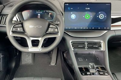 BYD Seal U DM-i  Design AWD