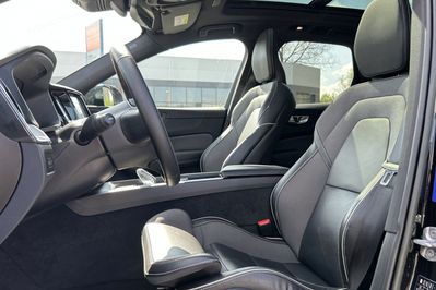 Volvo XC60 T6 Plug-In Hybrid AWD Plus Dark aut