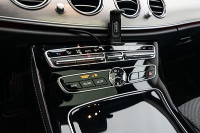 Mercedes Klasa E E 220 d 4-Matic Business Edition 9G-TRONIC