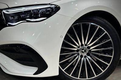Mercedes Klasa E 300 e  4-Matic AMG