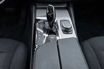 BMW Seria 5 520e sport-aut