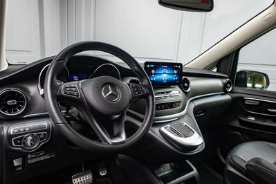 Mercedes V Klasa 300 d 4-Matic Exclusive 9G-Tronic (długi)