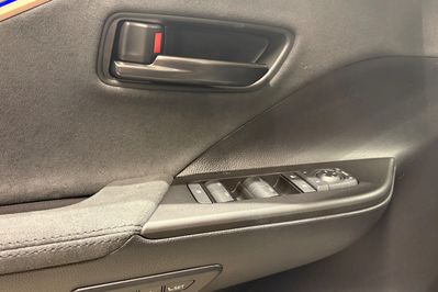 Toyota C-HR Executive 2.0 Plug-in Hybrid Dynamic Force