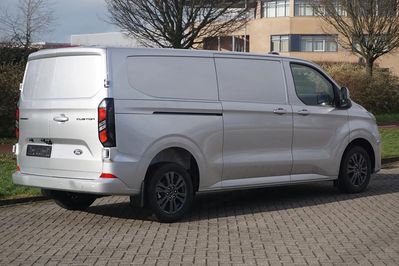 Ford Transit Custom 320 L2H1 Limited A8