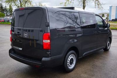 Opel Vivaro XL L2H1 EAT8 Zabudowa Byrgadowa