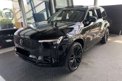 Volvo XC90 B5 AWD Ultra Black Edition