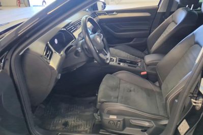 Volkswagen Passat 2.0 TSI Elegance DSG