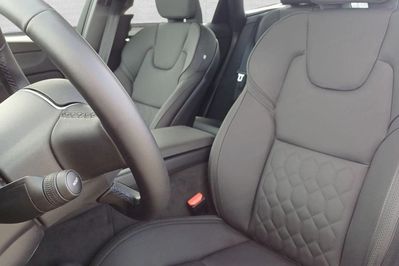 Volvo XC60 B5 B AWD Plus Dark