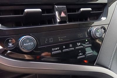 Toyota Camry 2.5 Hybrid Comfort CVT
