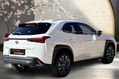 Lexus UX 300h F Sport Design