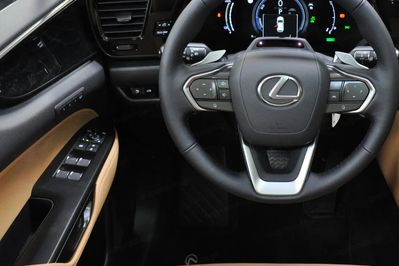 Lexus NX 350h Prestige 2WD