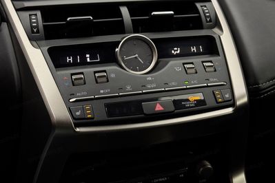 Lexus NX 300h Business Edition AWD