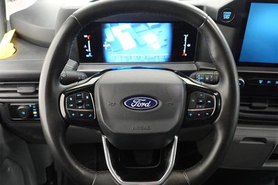 Ford Transit Custom 320 L2H1 Trend A8