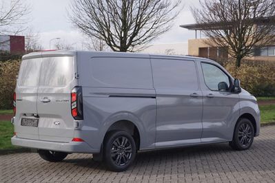 Ford Transit Custom 320 L2H1 Limited A8