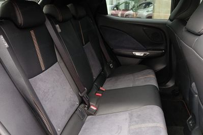 Lexus LBX Hybrid Cool