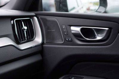 Volvo XC60 T6 Plug-In Hybrid AWD Ultra Black Edition