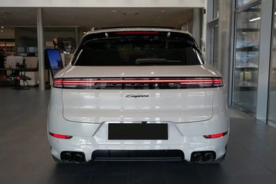 Porsche Cayenne E-Hybrid Black Edition