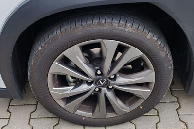 Lexus UX 300h F Sport Design 2.0 Hybrid Dynamic Force