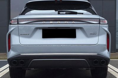 Omoda 9 1.5 Super Hybrid Exclusive AWD