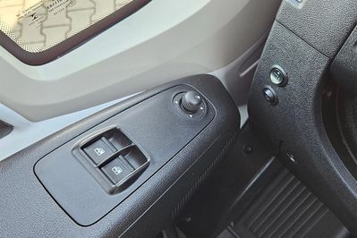 Peugeot Boxer Kontener 8EP + Winda