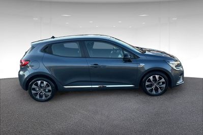 Renault Clio Limited 1.6 E-Tech Hybrid AT