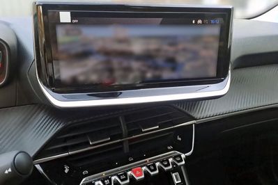 Peugeot 208 Business 1.2 mHEV e-DCS6