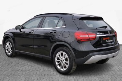 Mercedes GLA 180 7G-DCT Style