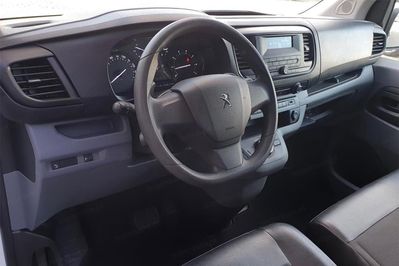 Peugeot Expert L2H1 AT