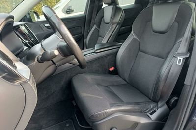 Volvo XC60 T4 Momentum Pro