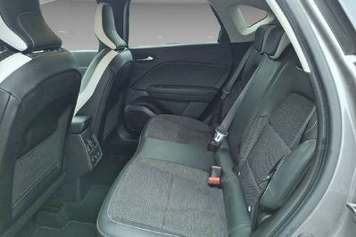 Renault Captur Techno Fast Track 1.6 E-tech Hybrid AT