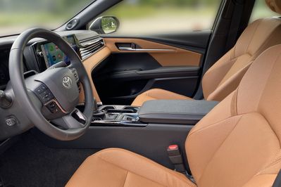 Toyota Camry 2.5 Hybrid Dynamic Force Executive e-CVT