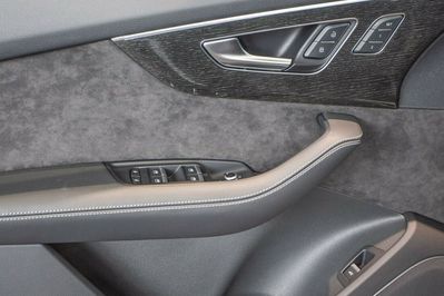 Audi Q8 SQ8 TFSI quattro