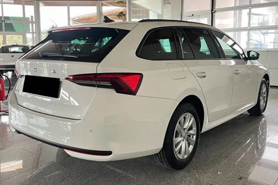 Skoda Octavia Drive Essence 1.5 TSI mHEV DSG